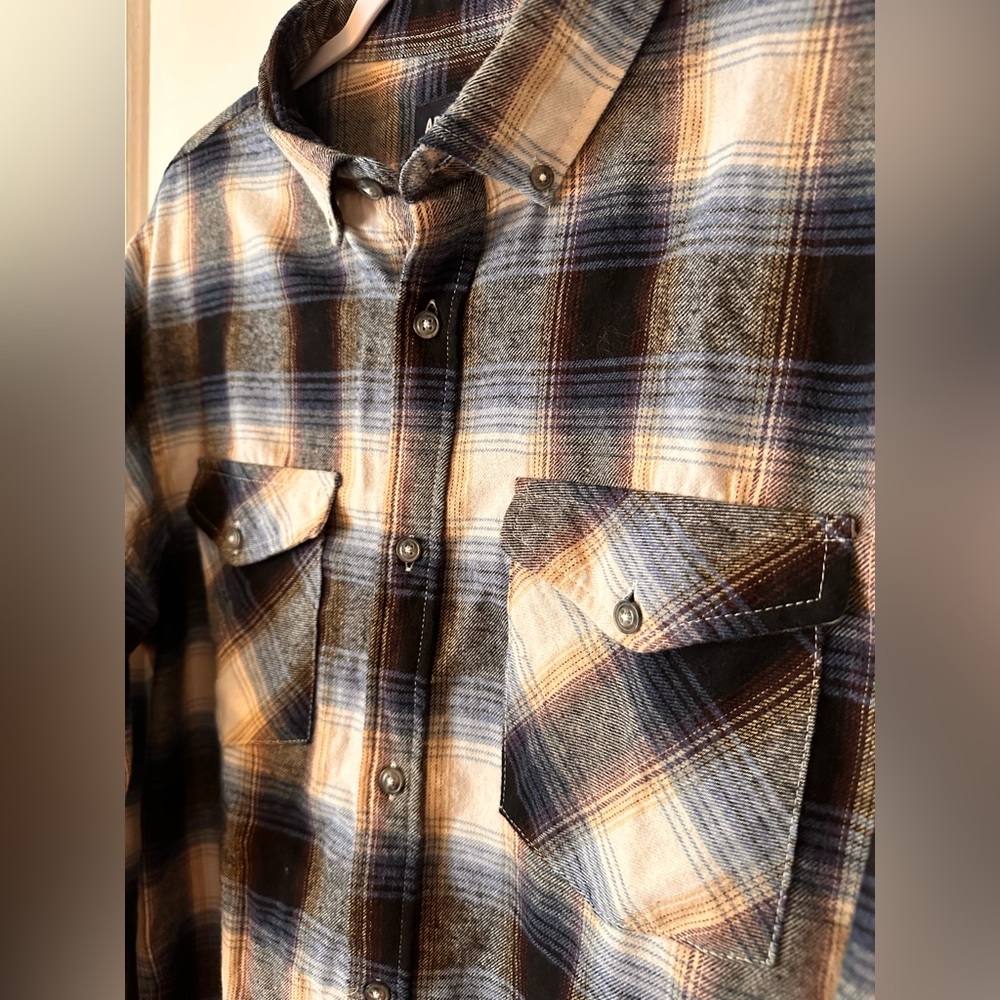 MEN’S plaid button down - Picture 2 of 4